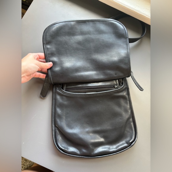 Giani Bernini Leather Flap Crossbody - Picture 5 of 11